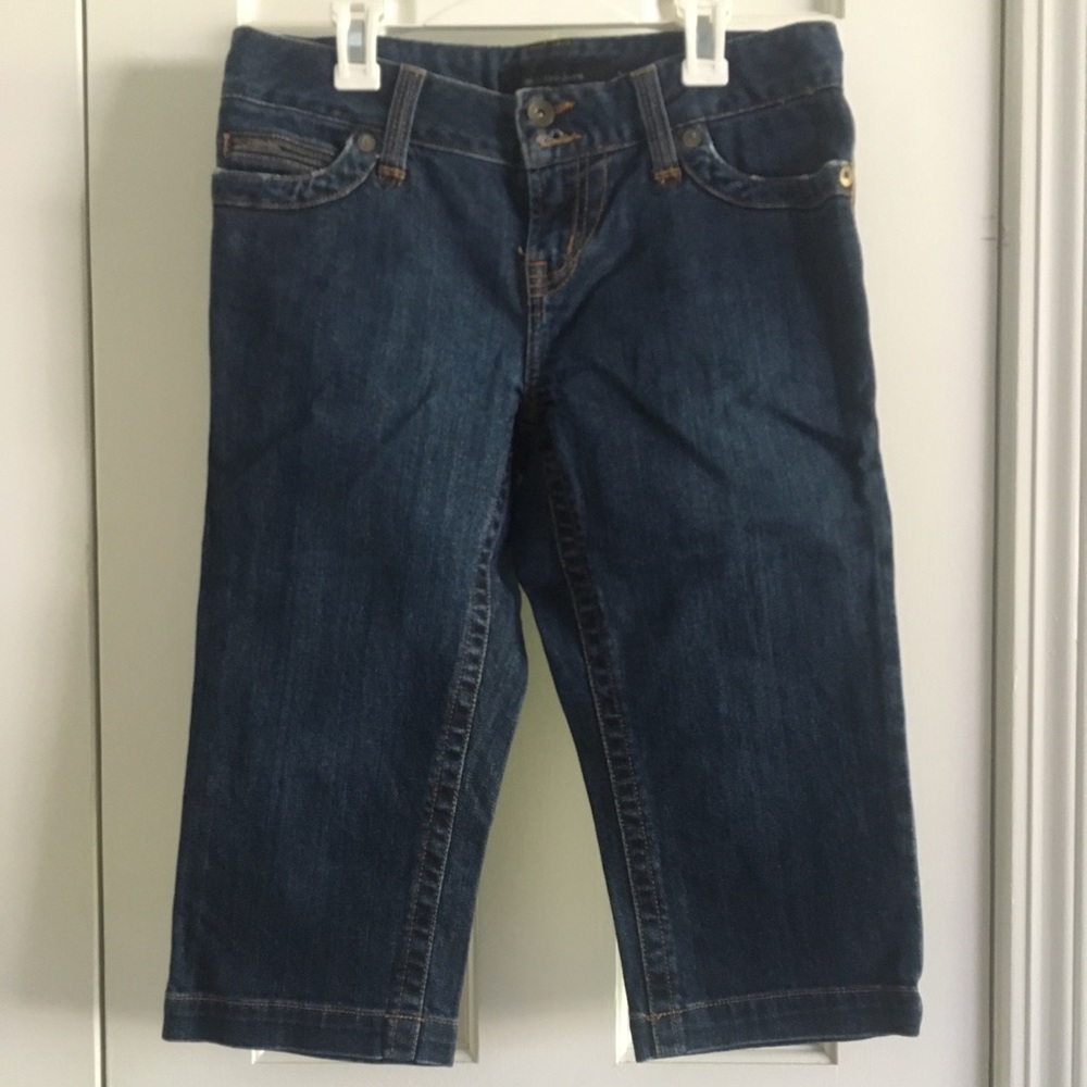 CALVIN KLEIN DARK WASH CAPRI JEANS